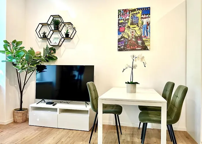 Lfg Stylish Near Center Apartment *