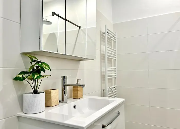 Lfg Stylish Near Center Apartment *